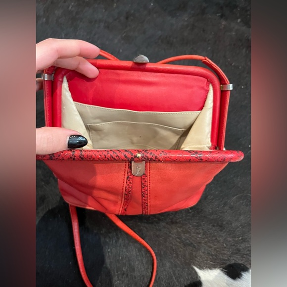 VINTAGE Italian Red Leather Shoulder Strap Purse with Snakeskin Leather Details - Picture 3 of 13